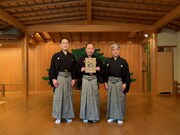 万作の会「第二十回 狂言ざゞん座」記者懇談会より。左から深田博治、高野和憲、月崎晴夫。