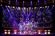 「ミュージカル『SIX』日本キャスト版」より。(撮影:岩田えり)