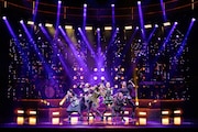 「ミュージカル『SIX』日本キャスト版」より。(撮影:岩田えり)