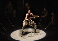 「STOMP ストンプ」より。