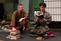 劇団民藝「煮えきらない幽霊たち ――蘭学事始浮説」稽古の様子。