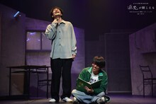 かるがも団地 第10回本公演「逆光が聞こえる」より。（撮影：中嶋千歩）