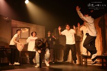 かるがも団地 第10回本公演「逆光が聞こえる」より。（撮影：中嶋千歩）