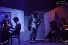 かるがも団地 第10回本公演「逆光が聞こえる」より。（撮影：中嶋千歩）