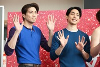 左から東啓介、有澤樟太郎。