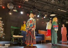 趣向「『パンとバラで退屈を飾って、わたしが明日も生きることを耐える。』再々演ツアー2025」より。