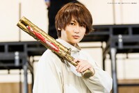 舞台「文豪とアルケミスト 紡グ者ノ序曲」の稽古より、北原白秋役の佐藤永典。