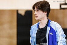 舞台「文豪とアルケミスト 紡グ者ノ序曲」の稽古より、青年役の松村龍之介。