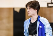 舞台「文豪とアルケミスト 紡グ者ノ序曲」の稽古より、青年役の松村龍之介。
