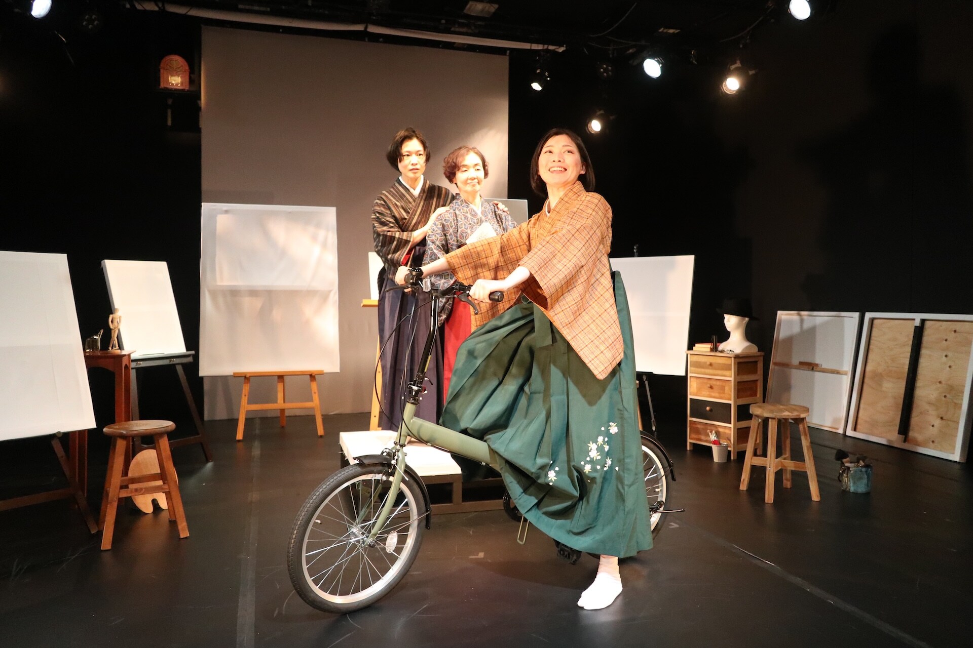 高村智恵子の一生を女優3人が演じる、百景社アトリエ公演「売り言葉