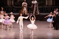 東京バレエ団「眠れる森の美女」カーテンコールの様子。（Photo by Shoko Matsuhashi）