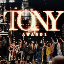 第78回トニー賞、ミュージカル「メイビー・ハッピー・エンディング」が最多6部門に輝く