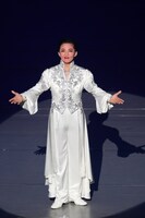 OSK日本歌劇団 OG公演「Forever Dream」より。©松竹