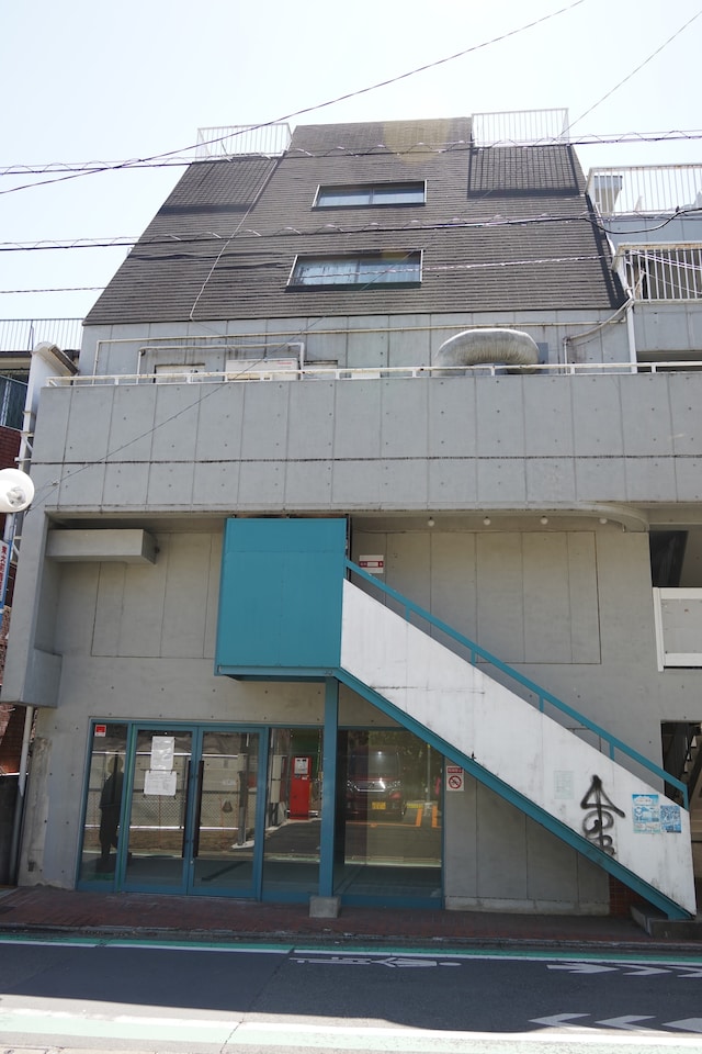 2025年4月、かつてのこまばアゴラ劇場の様子。