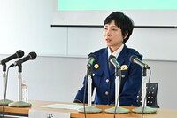 日曜劇場「キャスター」に出演する緒川たまき。©TBS