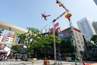 「TACT FESTIVAL 2025」より、Circus unARTiq「Happily Ever After」の様子。