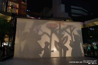 「TACT FESTIVAL 2025」より、川村亘平斎「それは誰のための花？」の様子。