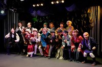 山元清多没後15年メモリアル シアターRAKU 創立28周年記念公演「あちゃらかオペラ『夏の夜の夢～嗚呼！大正浪漫編～』」より。（撮影：横田敦史）