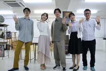 左から上田一豪、妃海風、矢崎広、黒川桃花、小澤時史。