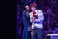 ミュージカル「ダンス オブ ヴァンパイア」ゲネプロより、左からジュリアン、寺西拓人。