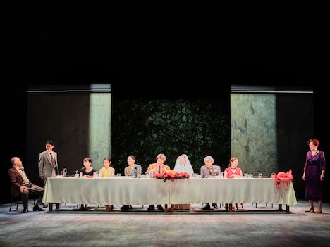 パルコ・プロデュース 2025「星の降る時」プレスコールより。(撮影:細野晋司)