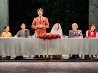 パルコ・プロデュース 2025「星の降る時」プレスコールより。（撮影：細野晋司）