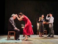 パルコ・プロデュース 2025「星の降る時」プレスコールより。（撮影：細野晋司）