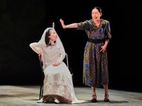 パルコ・プロデュース 2025「星の降る時」プレスコールより。（撮影：細野晋司）