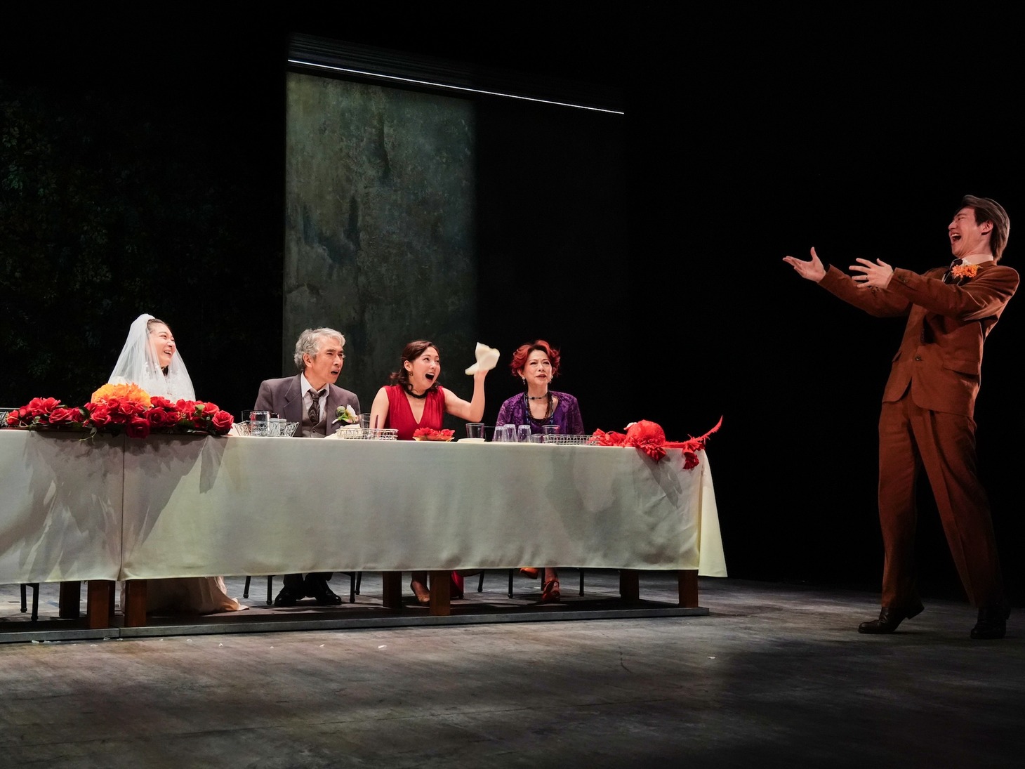 パルコ・プロデュース 2025「星の降る時」プレスコールより。（撮影：細野晋司）