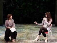 「星の降る時」作者のべス・スティール（右）。（撮影：細野晋司）