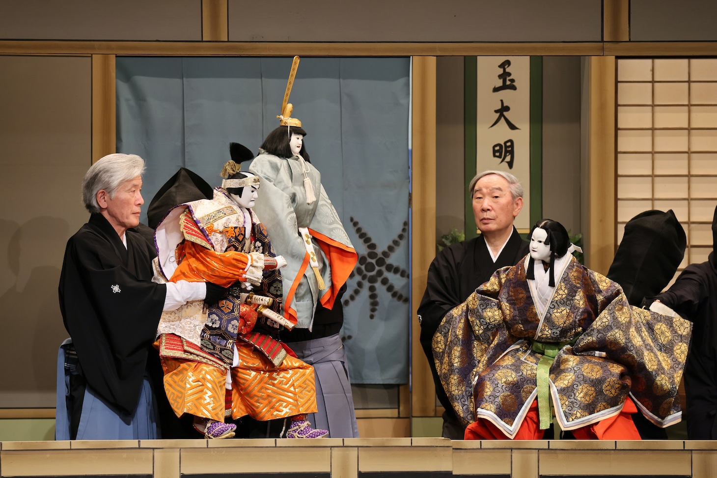 「令和7年5月文楽公演」第二部「『義経千本桜』渡海屋・大物浦の段」より。（提供：国立劇場、撮影：田口真佐美）
