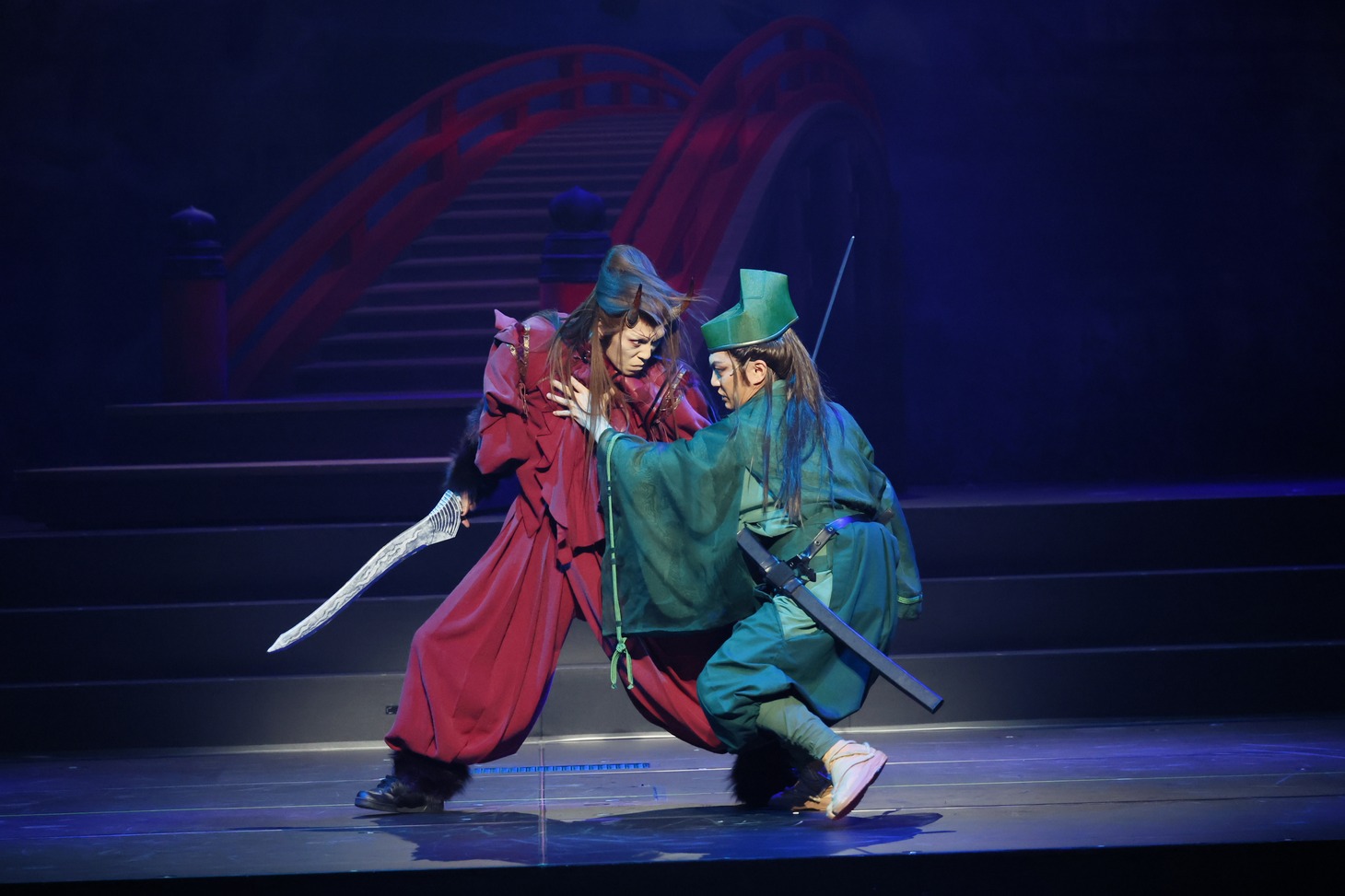 2025年劇団☆新感線45周年興行・初夏公演 いのうえ歌舞伎【譚】Retrospective「紅鬼物語」より。（撮影：大久保啓二）