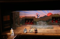 「薫風歌舞伎特別公演」第一部「脈々奇書異聞『夢窓西遊記』」より。