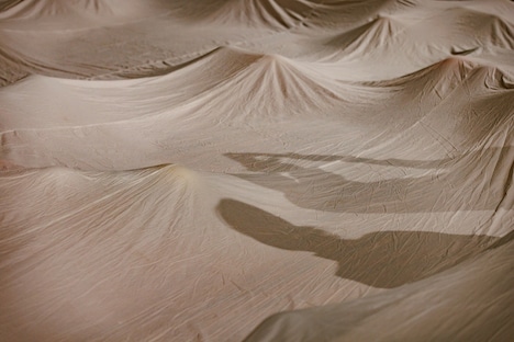 ルサンチカ「更地」より。（photo: manami tanaka）