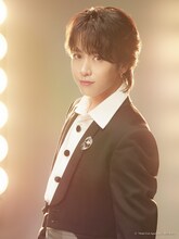 SHIN扮するエンジェル。