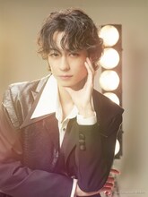 原貴和扮するリリアン。