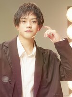 前田隆太朗扮するアヴァ。