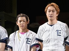 渡辺大（前列右）