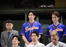 野村祐希（後列中央）