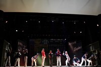 「舞台『Take Me Out』2025」より、ルーキーチームの公演の様子。（撮影：田中亜紀）