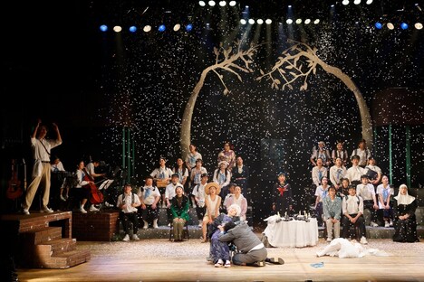 渡辺えり古稀記念公演「りぼん」より。（撮影：横田敦史）