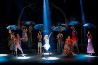 渡辺えり古稀記念公演「りぼん」より。（撮影：横田敦史）