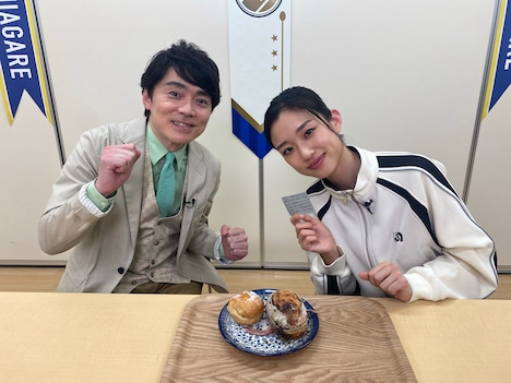 NHK総合「激突メシあがれ～自作グルメ頂上決戦～」河合優実出演回より。（写真提供：NHK）