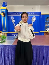 NHK総合「激突メシあがれ～自作グルメ頂上決戦～」河合優実出演回より。（写真提供：NHK）