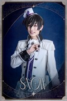 陣慶昭扮するスノウ。