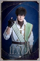 白柏寿大扮するレノックス。