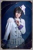 田口司扮するホワイト。