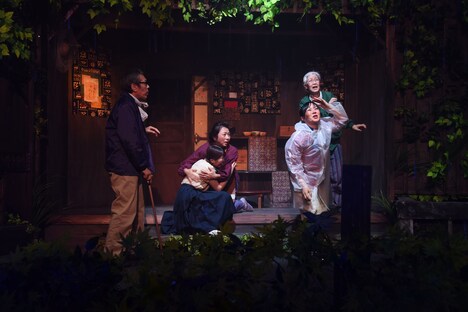 劇団桟敷童子「蝉追い」より。（撮影：長田勇）