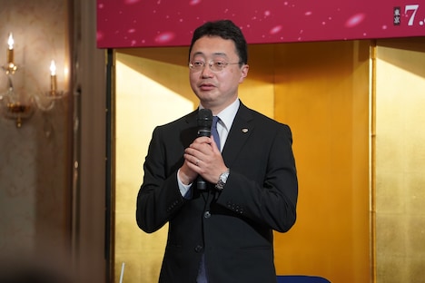 歌舞伎「刀剣乱舞 東鑑雪魔縁（あずまかがみゆきのみだれ）」の記者会見より、松岡亮。