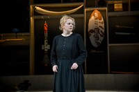 シリーズ「光景―ここから先へと―」Vol.1 海外招聘公演「母」より。（提供：ブルノ国立劇場）